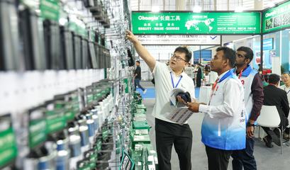 第三屆臨沂商城國(guó)際采購(gòu)商大會(huì)開幕 二手日用百貨成新亮點(diǎn)